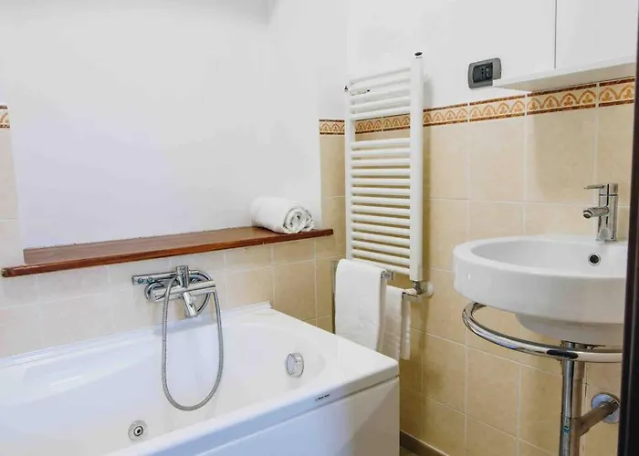 La Terra Del Mare * لا سبيتسْيا